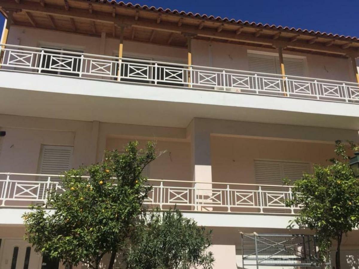 Apartament Azure Retreat Loutráki Zewnętrze zdjęcie